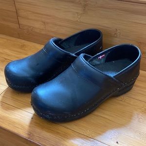Sanita nursing clog size 36